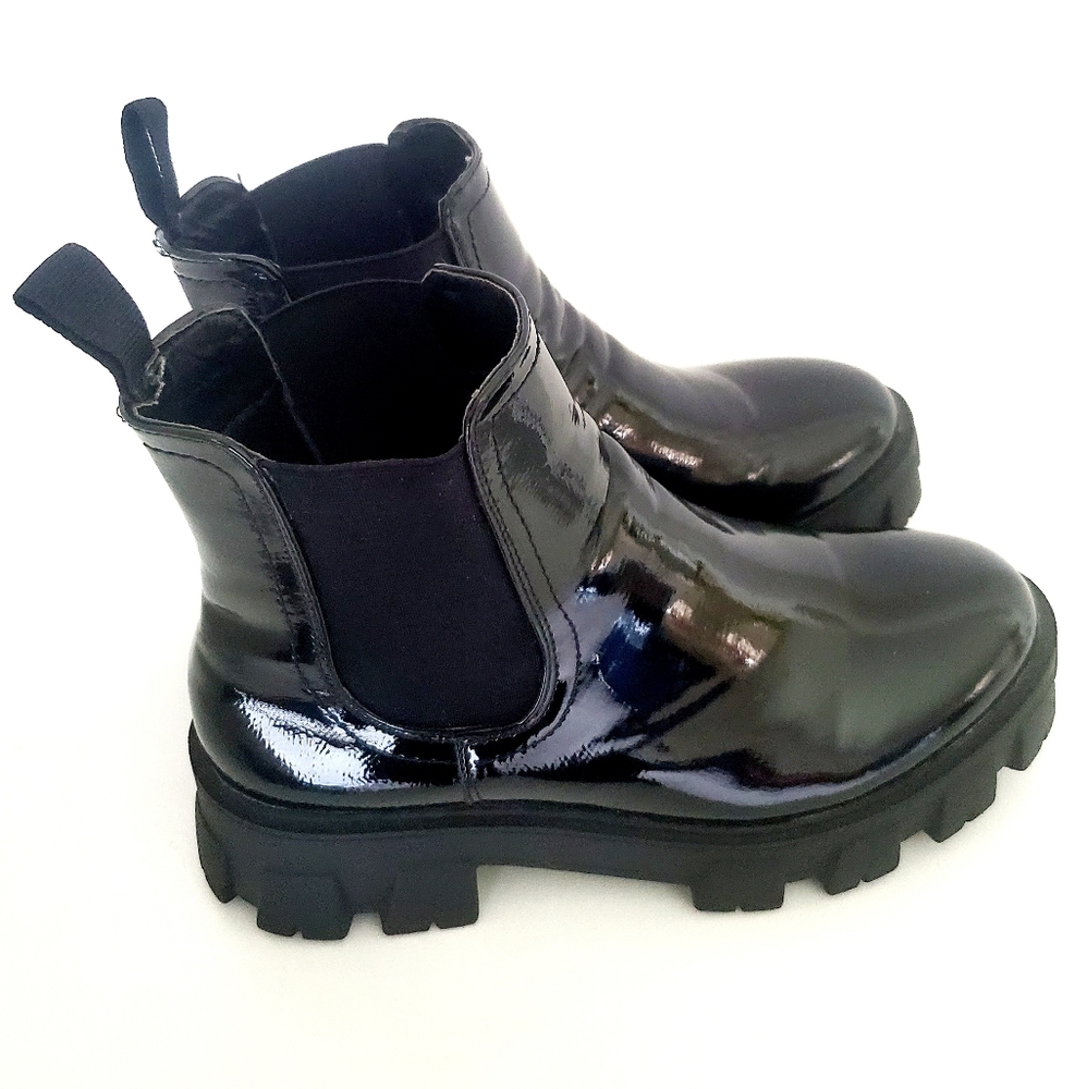 NWOT Nature Breeze Black Chunky Ankle Boots